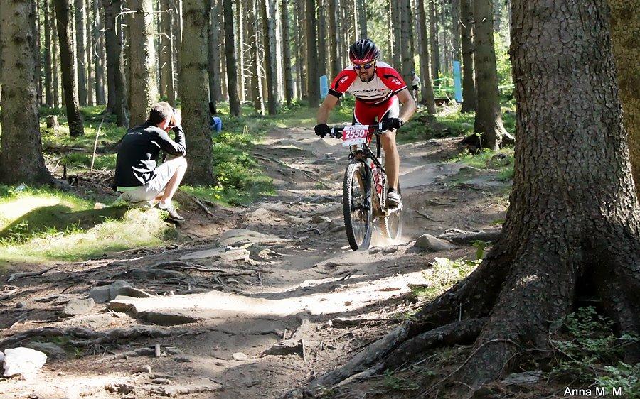 Końcówka na fragmencie enduro. Gnam w dół na całego :)