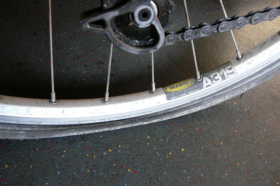 Przebita Schwalbe Marthon Plus - 3 lata i miesiąc; 22 tyś km bez awaryjności