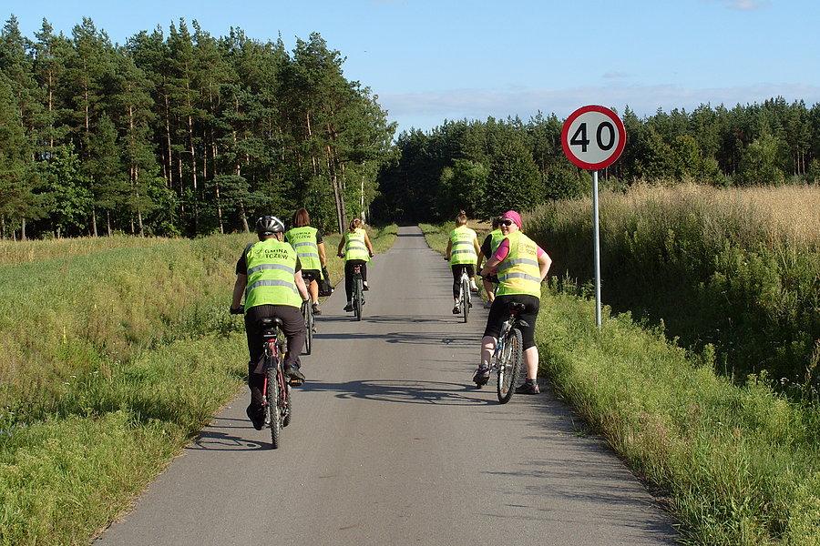 Ekipa rowerowa w Wędkowach