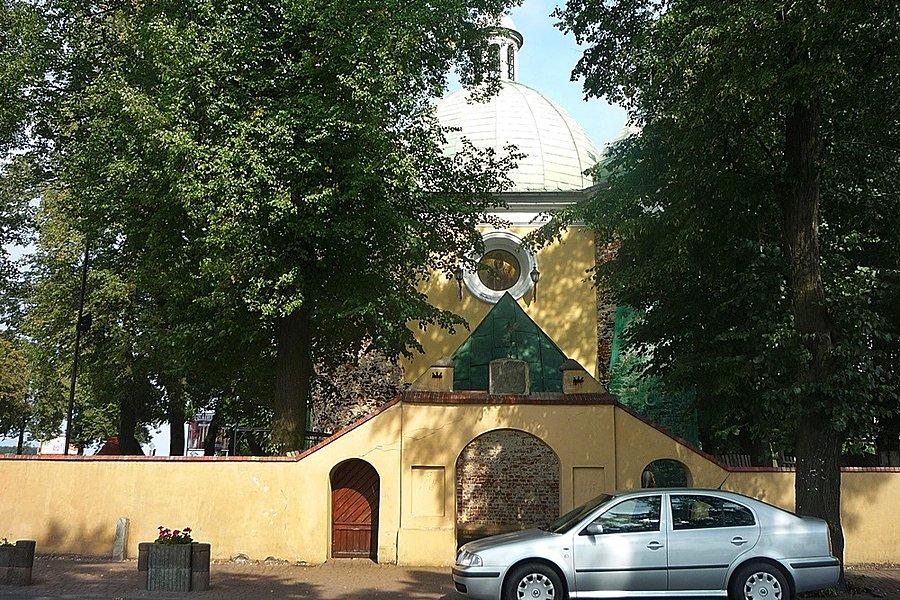 Domaniewice kościół