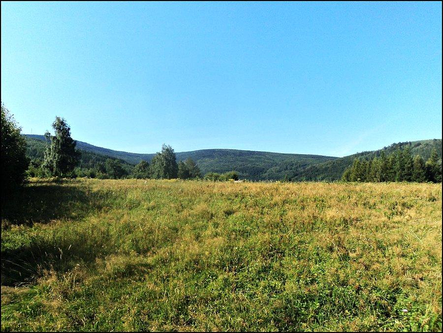 Widok z Czerniawy na Stóg Izerski i Smrk