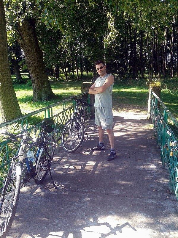 Na mostku w parku