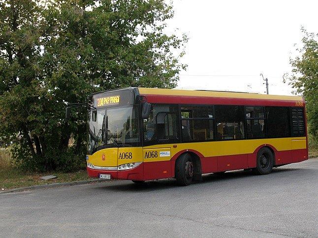 Króciutki Solaris obsługujący linie 304- pętla stacja Warszawa Praga