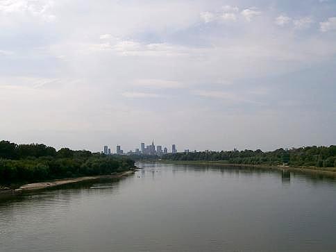 Warszawskie city za mgłą