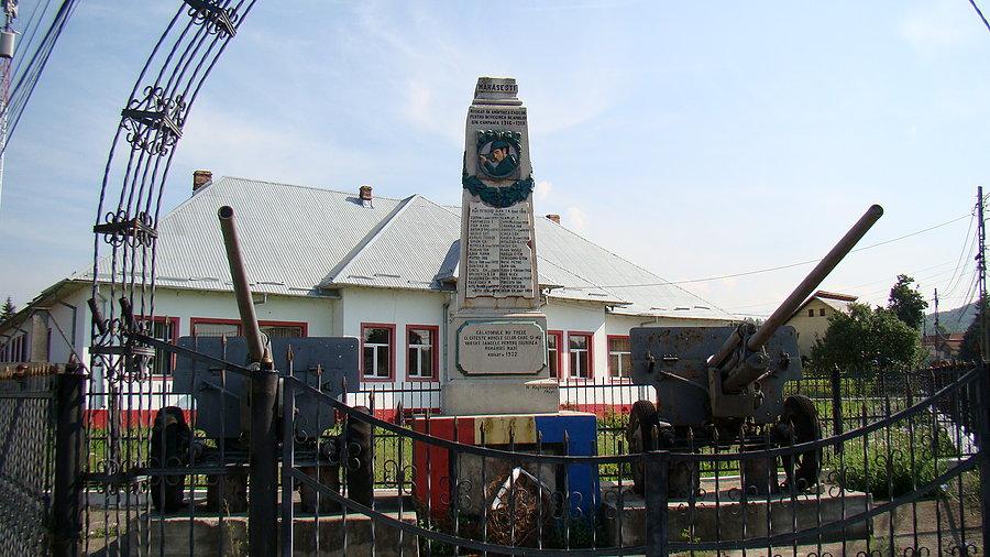 Pomnik w Albesti