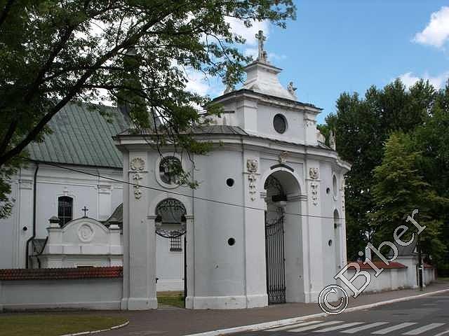 Brama biskupia kościoła św. Macieja Apostoła w Siewierzu