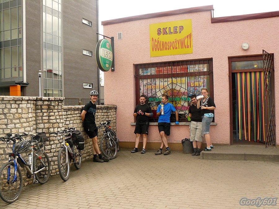 Pić-stop pod sklepem w Myszkowie