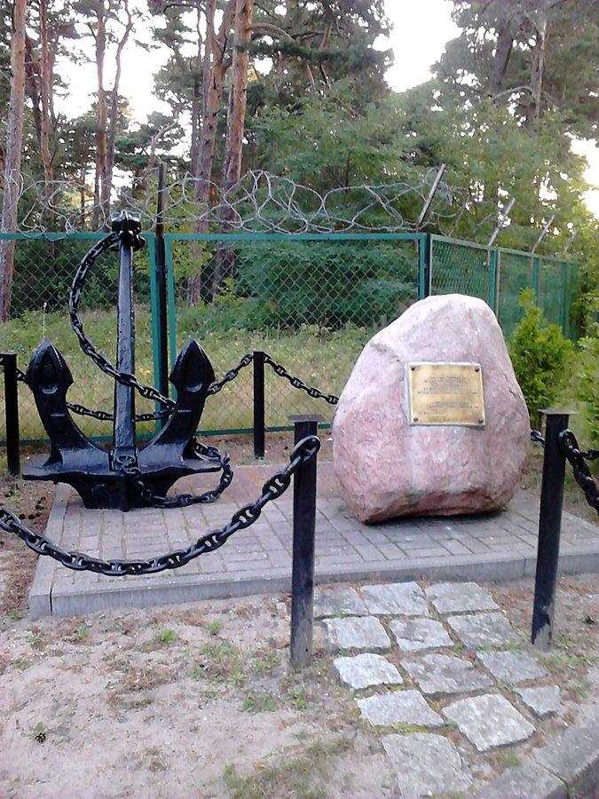 Pomnik poświęcony jednostce saperów, która tu stacjonowała