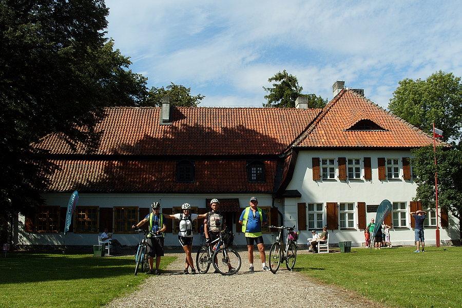 Nasza grupa przy Muzeum Hymnu Narodowego w Będominie