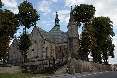 Romański kościół św. Mikołaja w Żarnowie