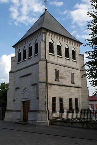 Wieża przy kościele