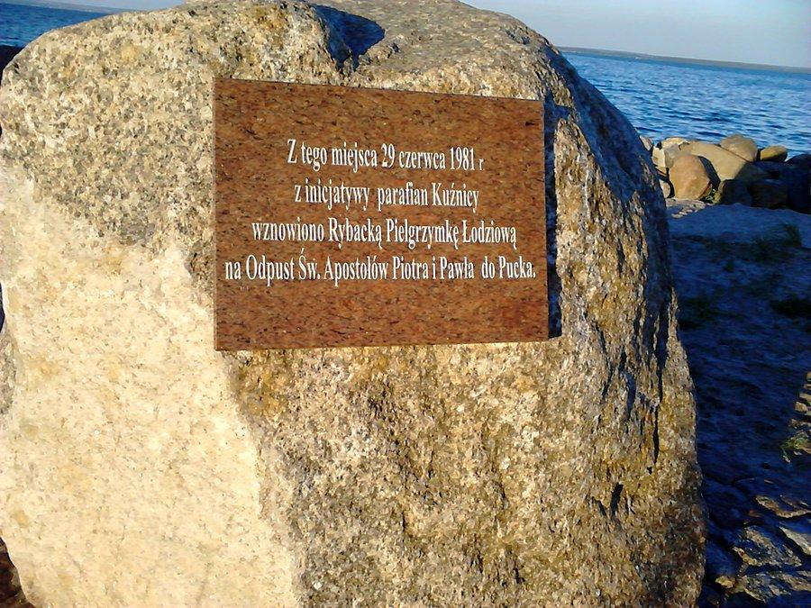Tablice pamiątkowe -pod krzyżem