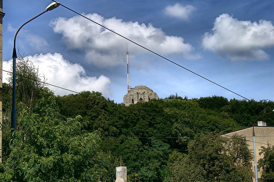 Kopuła wieży Bismarcka z Gocławia widziana