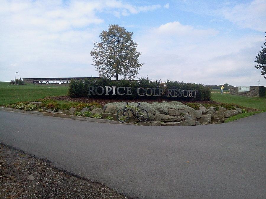 Ropice pola golfowe