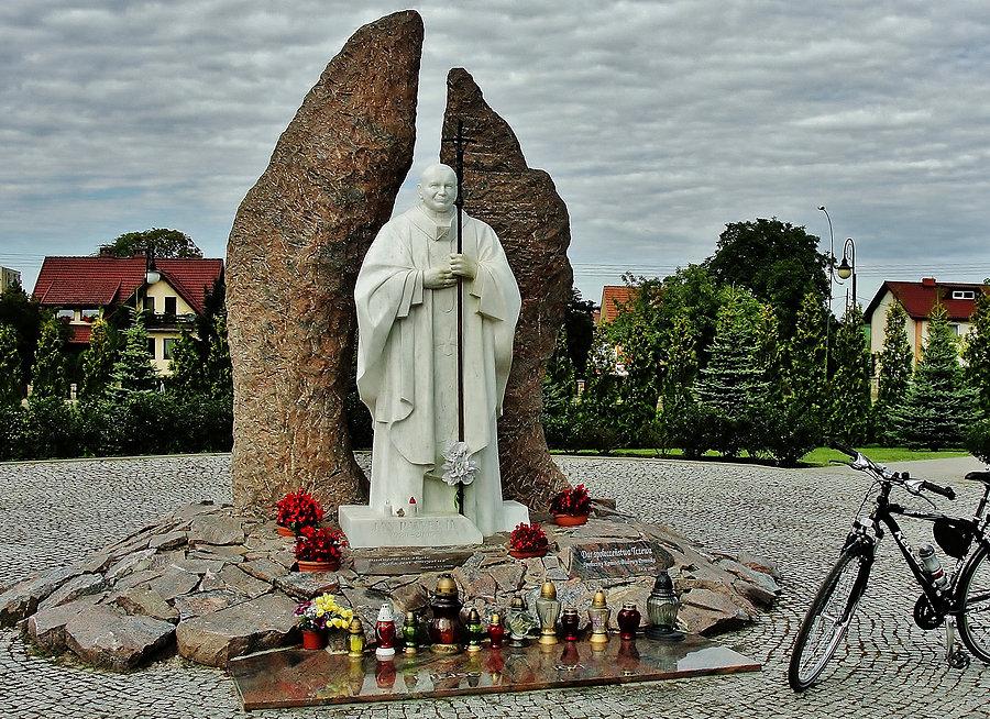 Pomnik Jana Pawła ll w Tczewie