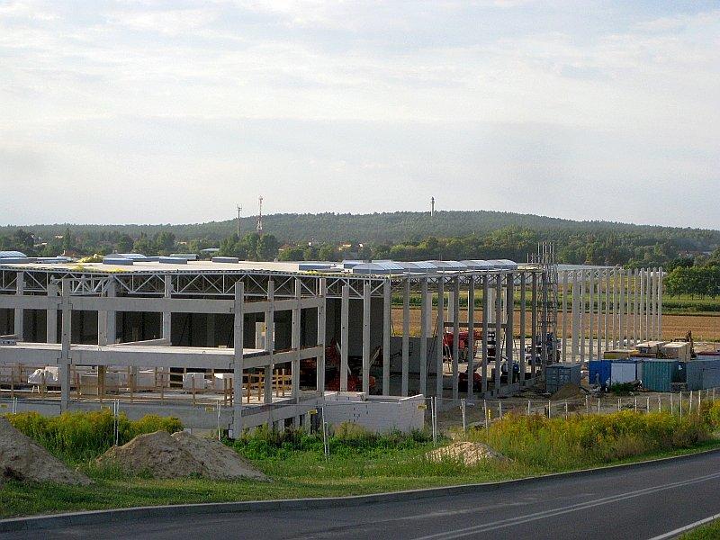 Fabryka środków chemicznych w tle Dziewiczej Góry
