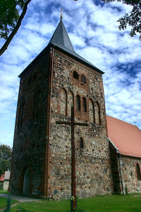Kościół w Wełtyniu pochodzi z drugiej połowy XV w