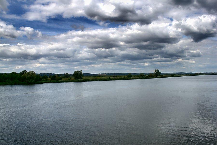 Widok z mostu na Odrę Wschodnią