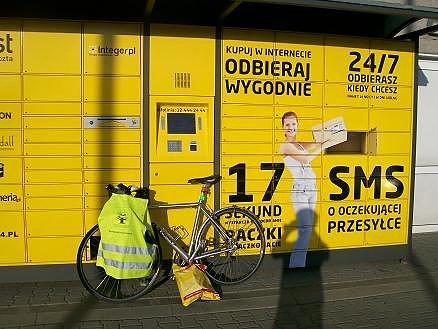 Paczkomat przy stacji Lotosu na Puławskiej