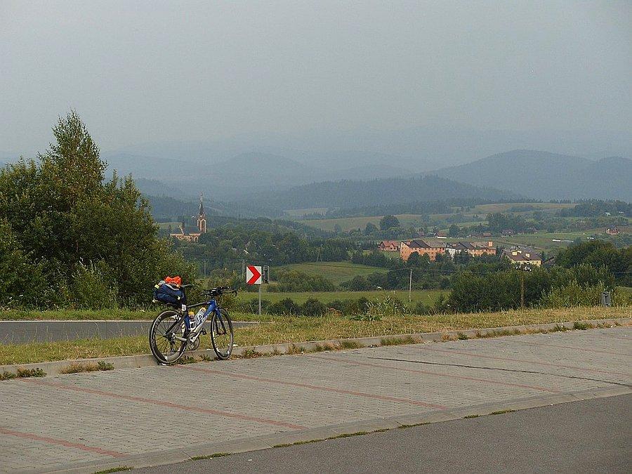 Punkt widokowy nad Lutowiskami, niestety Wysokie Bieszczady w chmurach