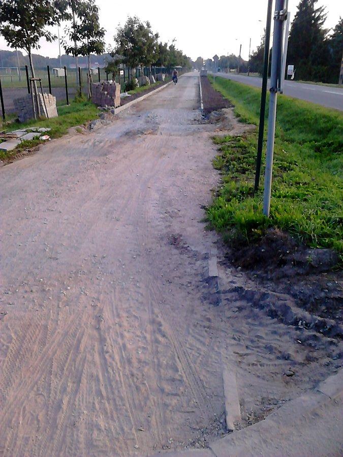 Układanie ddr już prawie skończone