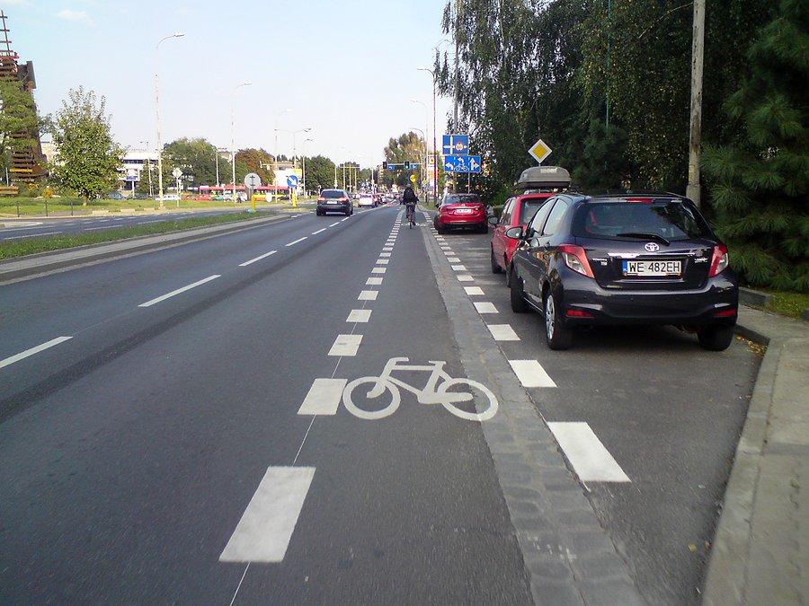 Fajne, nowe pasy dla rowerów, ul.Strzegomska