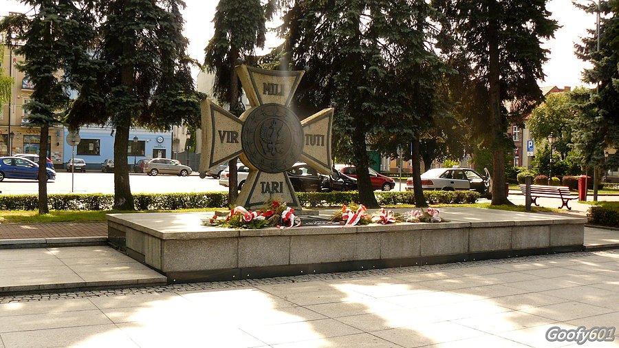 Virtuti Militari - pomnik