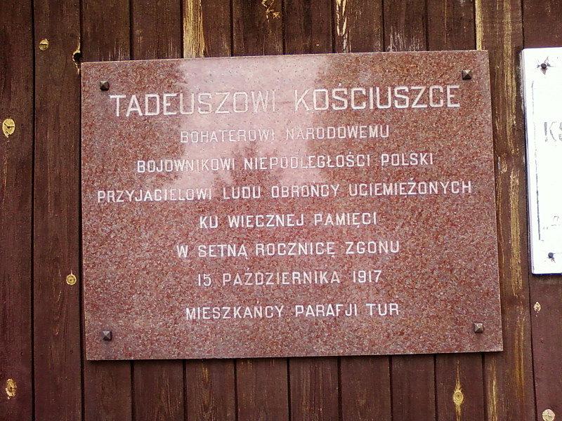 Tablica na kościele w Turze