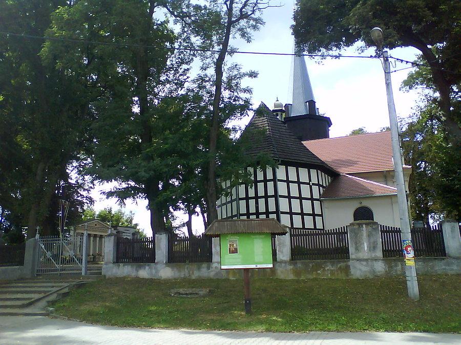 Kościół św. Michała Archanioła w Uzarzewie