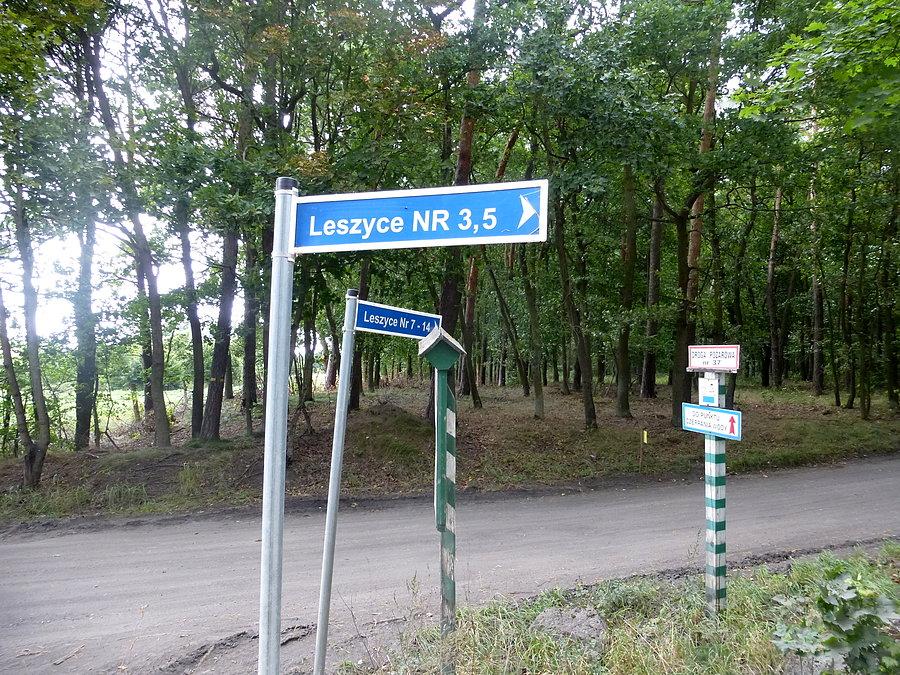 Kierunek Leszyce 3 pojawi się wkrótce asfalt, natomiast Leszyce 7-14 nadal szutrowy szlak rowerowy