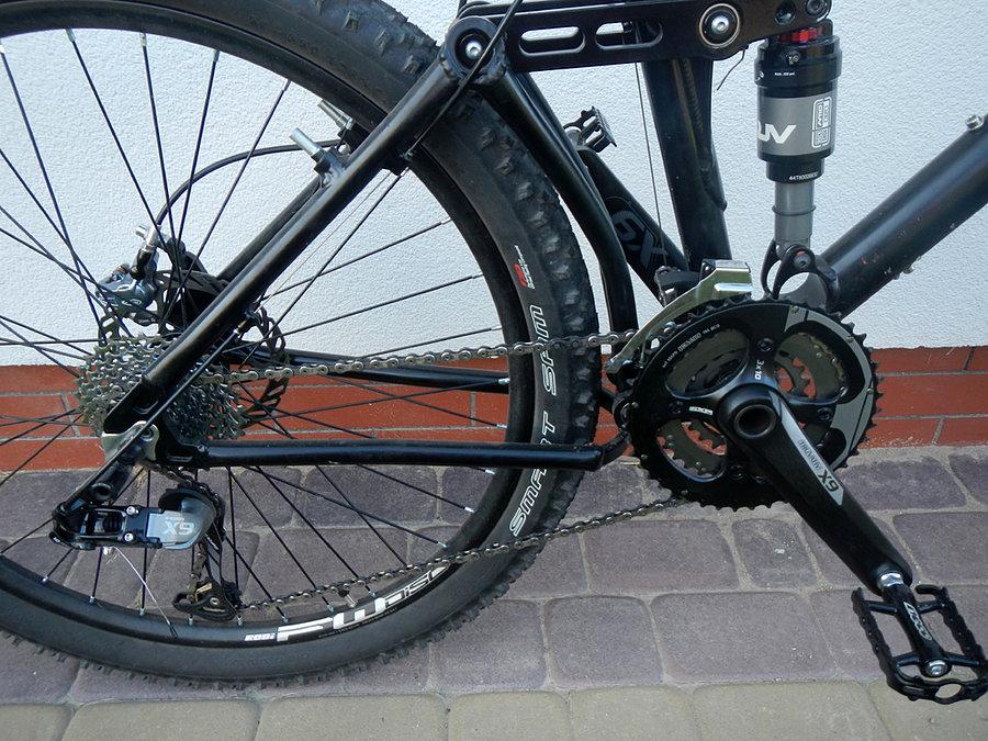 Gdyby nie przednia przrzutka, byłby kompletny napęd SRAM X9