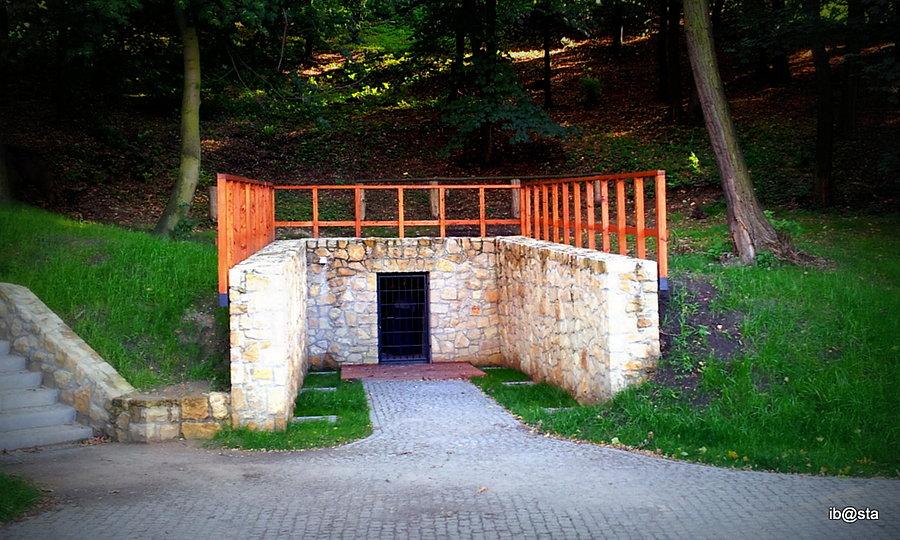 Wejście do będzińskich podziemi od strony ul. Podzamcze