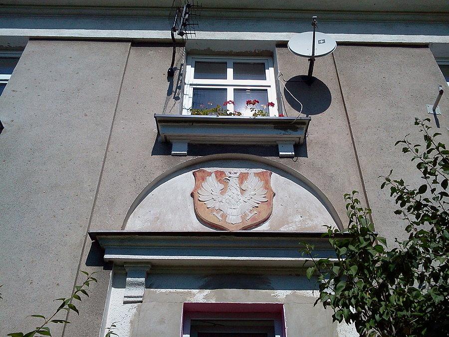 Godło na dawnej placówce WOP w Puńcowie