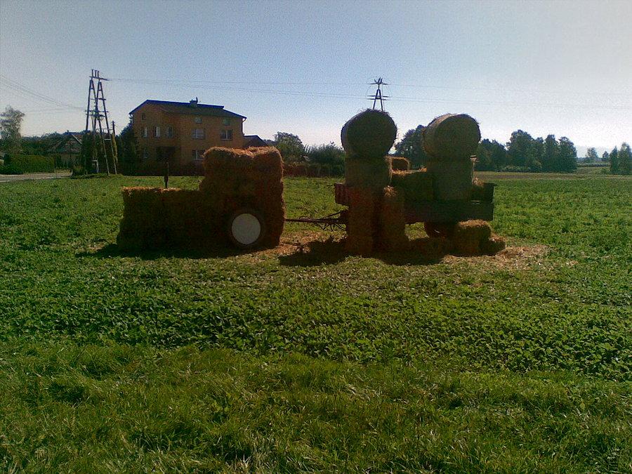 Instalacja niczym z wielkiego touru , brakuje tylko tańczących rolników :p