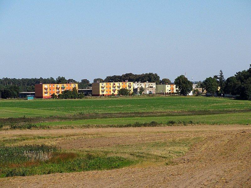 Kolorowe bloki we wsi Wojnowo