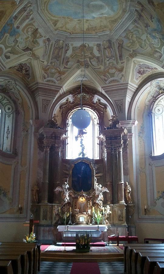 Wnetrze Kosciola, cvilin, krnov