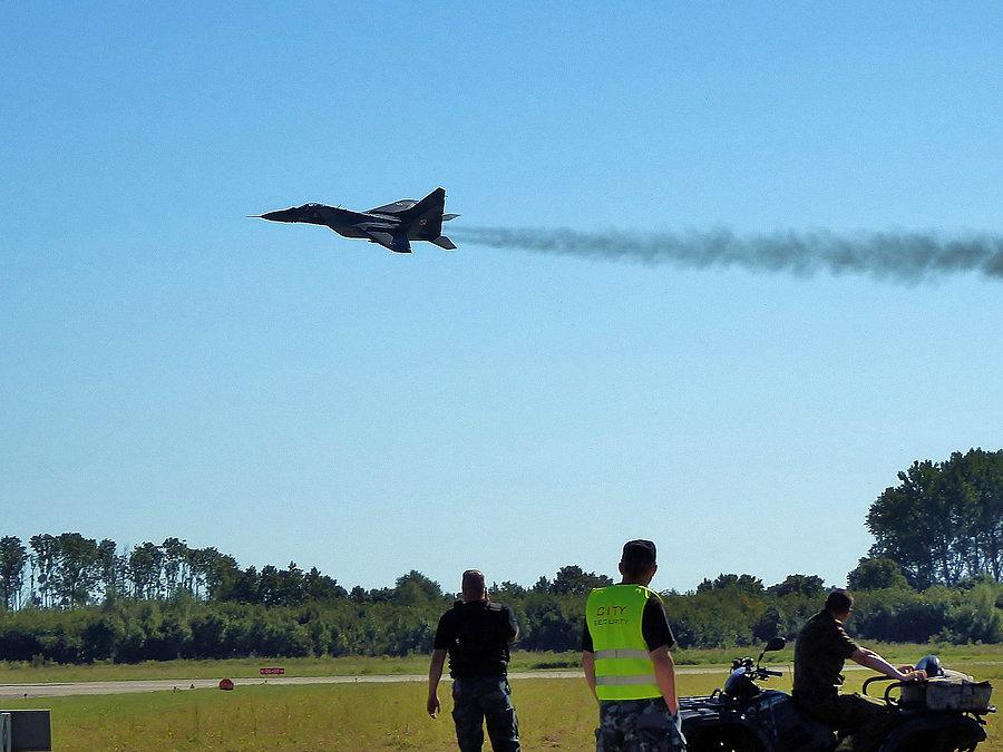 Malbork. Dzień Otwartego Lotniska 22 Bazy Lotnictwa Taktycznego Działo się dużo na niebie i ziemi