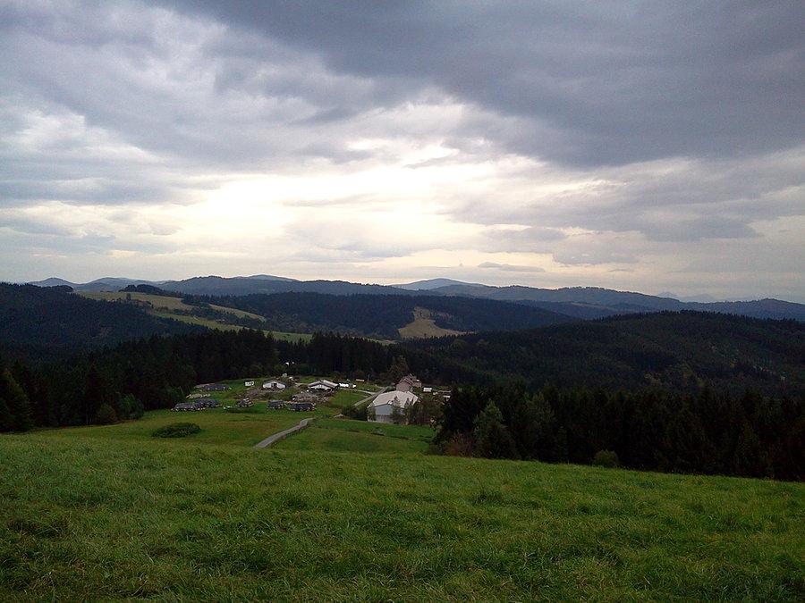 Widok ze wzgółrza Zapoved na Słowację