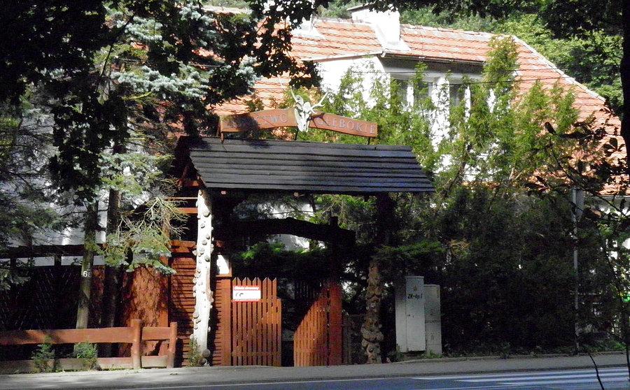 Leśniczówka Biała przy ulicy Miodowej - Nadleśnictwo Głębokie