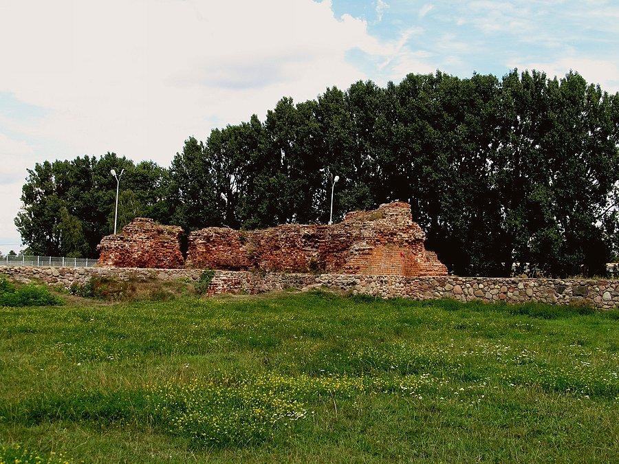 Kawałek ruin zamku w Rawie Mazowieckiej
