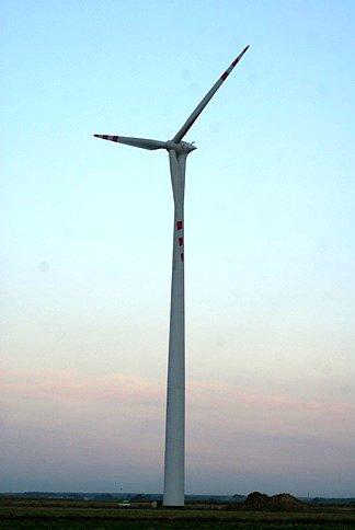 Puzle wiatrowe zniknęły. Trzecia elektrownia wiatrowa już stoi