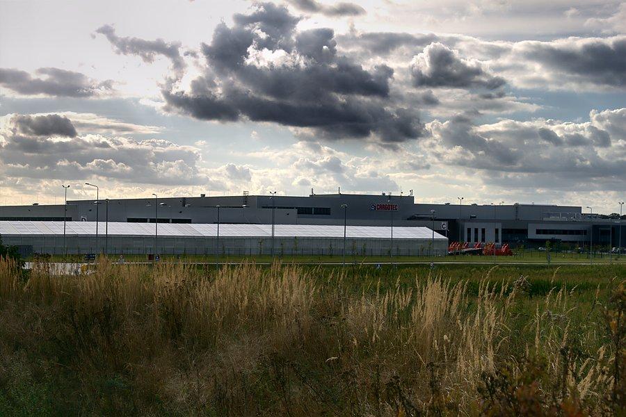 Zakłądy Cargotec widziane z lotniska