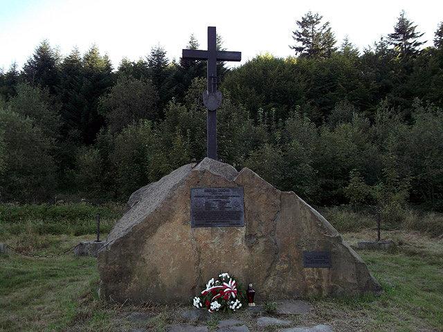 Pomnik AK na przeł. Suchej