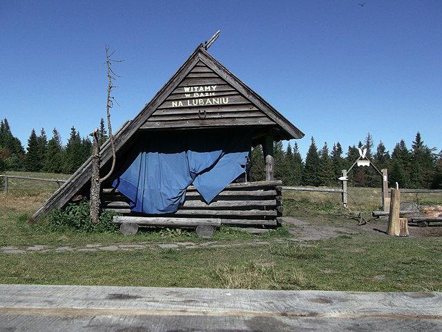 Baza namiotowa pod szczytem Lubania
