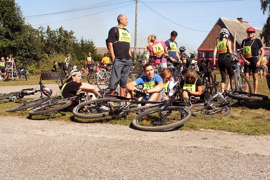 Rowerzyści podczas odpoczynku