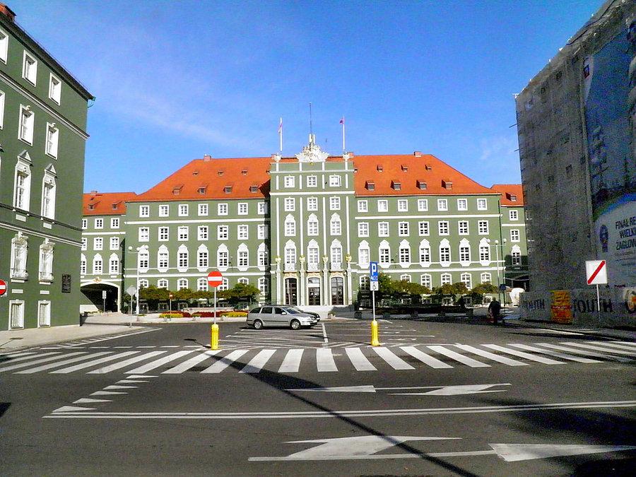 Urząd Miasta Szczecin w trakcie odnawiania renowacji - 21 września 13 r