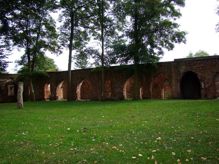 Widok od strony kościoła