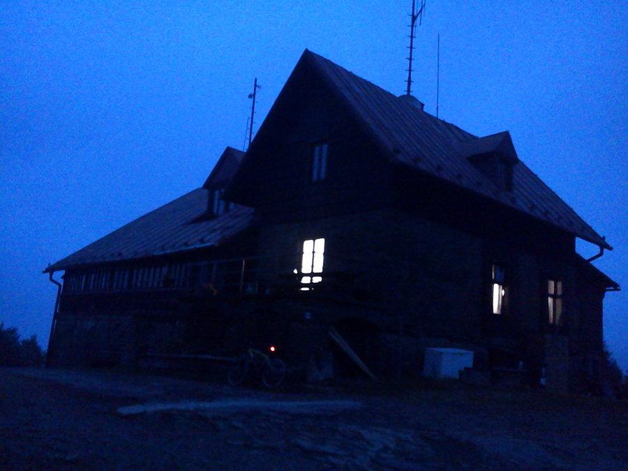Schronisko na Małym Jaworowym