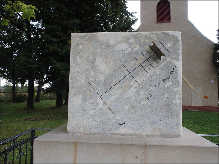 Druga strona zegara słonecznego