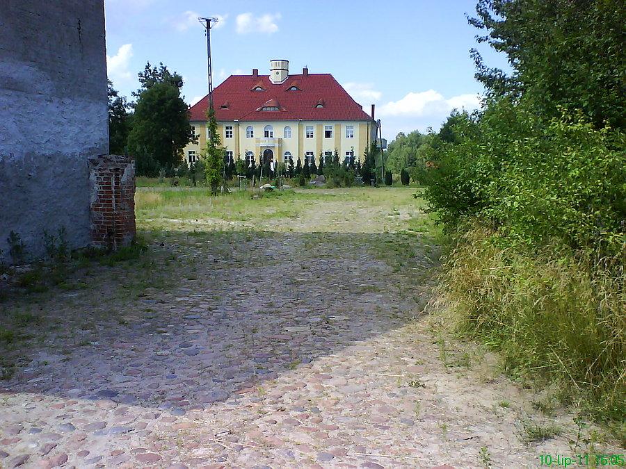 Pałac w Dybowie w 2011